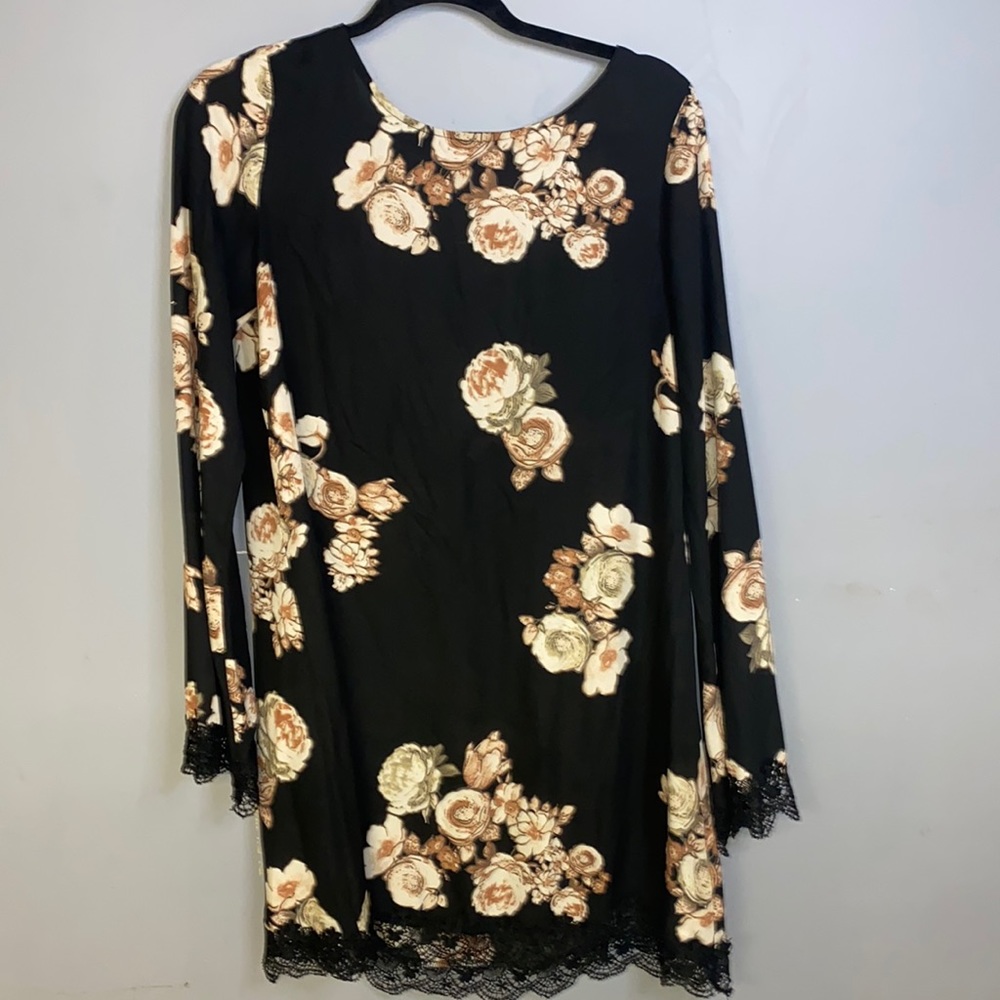 Forever 21 Open Back Shift Dress